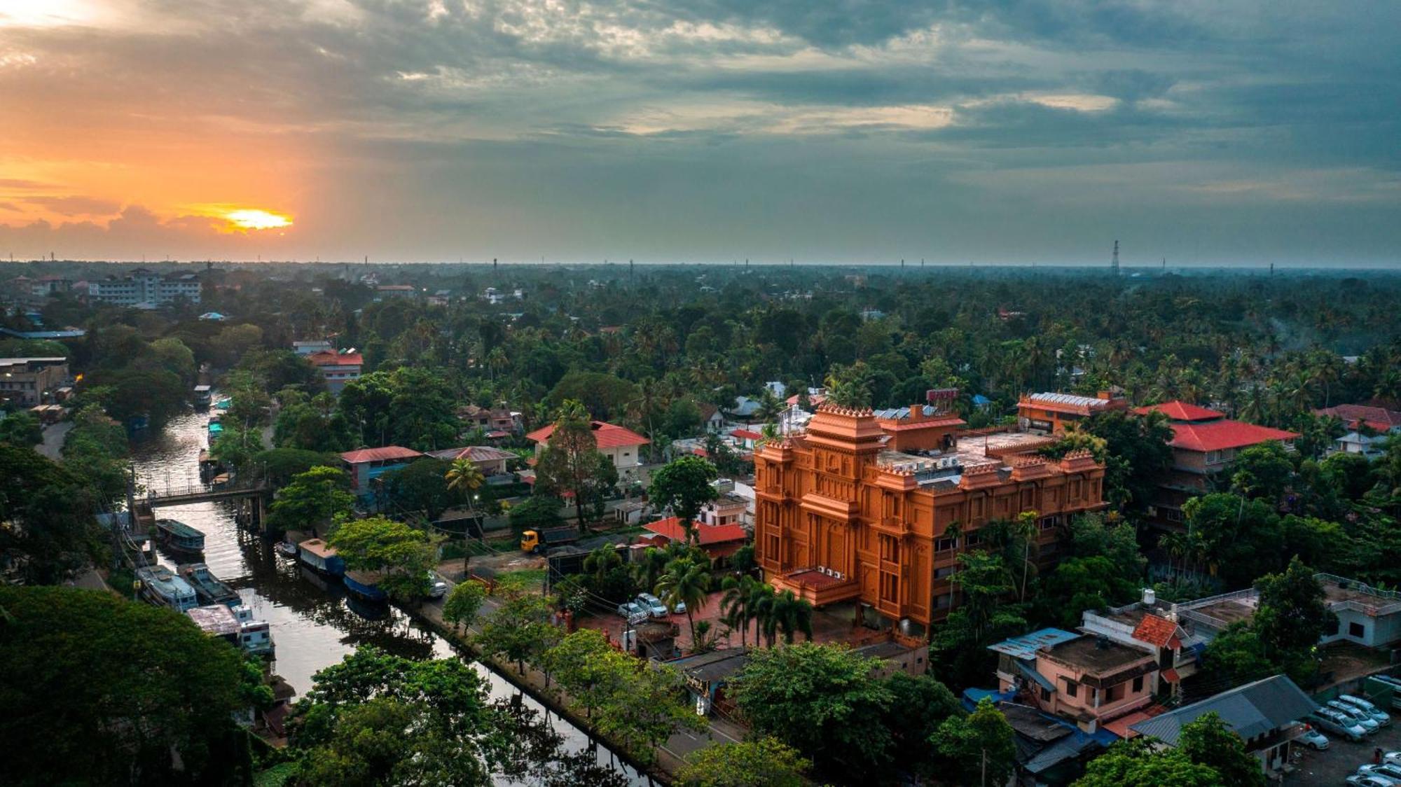 Haveli Backwater Resort Alappuzha 외부 사진